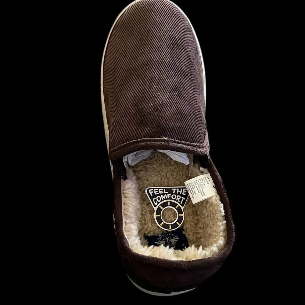 New in Box Dockers Men's All Weather Brown Slippers Antimicrobial